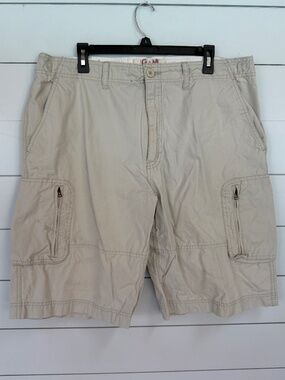 G & M Outdoor Apparel Men's Shorts 38W